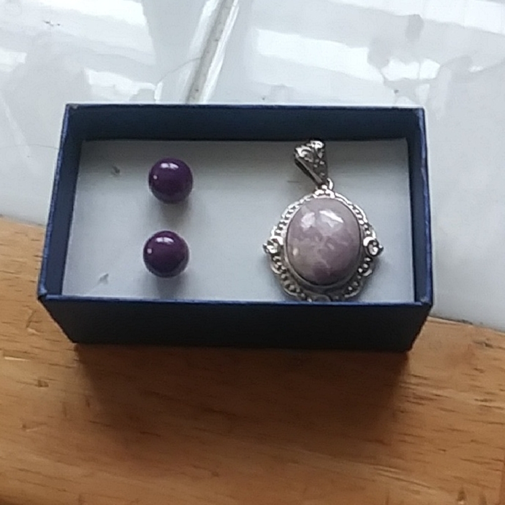 Phosphosiderite Earrings & Pendant